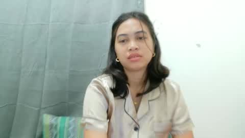 Snapshot of ursexy_pinay_skinny chatting on March 27, 8:48 am im jenny online show from March 27, 8:48 am