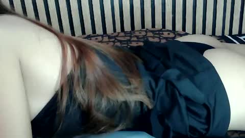 Snapshot of urskinny_girl chatting on February 10, 2:59 pm Jane online show from February 10, 2:59 pm