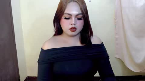 maxie online show from April 28, 7:13 am