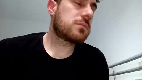 ursweetdreamx online show from April 18, 1:37 pm