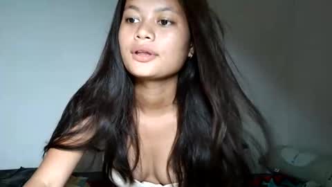 Snapshot of ursweetereca18 chatting on June 6, 1:27 pm ERECA online show from June 6, 1:27 pm