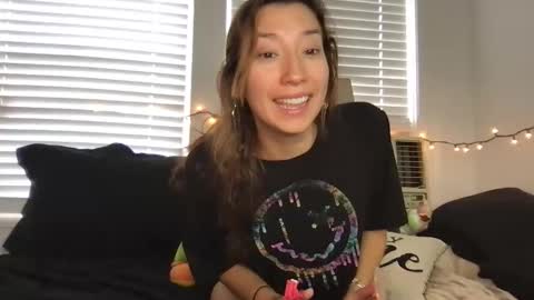 Lily online show from November 20, 4:40 pm