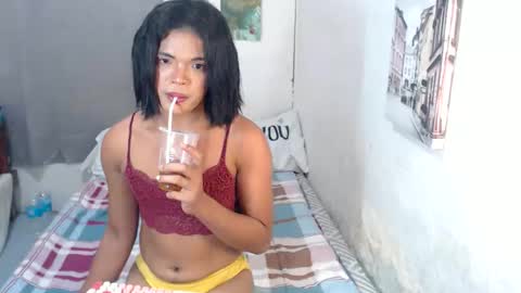 Snapshot of ursweetjena chatting on February 26, 1:32 pm JEN online show from February 26, 1:32 pm