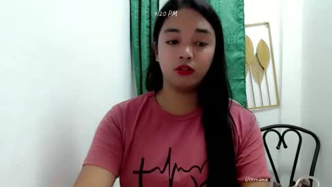 Snapshot of ursweetrica69 chatting on December 14, 8:20 am ursweetrica69 online show from December 14, 8:20 am