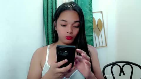 Snapshot of ursweetrica69 chatting on December 20, 9:38 am ursweetrica69 online show from December 20, 9:38 am