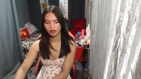 Snapshot of urtereshameow chatting on February 23, 9:11 am urtereshameow online show from February 23, 9:11 am