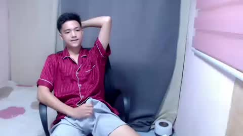 Snapshot of urtwinkjinwoo chatting on October 15, 10:32 pm JC online show from October 15, 10:32 pm
