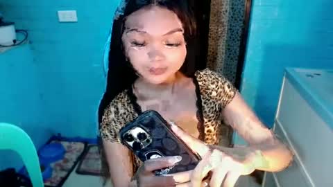 Snapshot of urugly_athena chatting on June 15, 1:02 pm urugly_athena online show from June 15, 1:02 pm