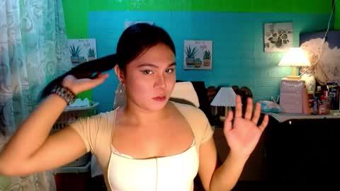 Snapshot of urunexpensivecamilla chatting on November 30, 4:11 pm YOURGIRLCAMILLA online show from November 30, 4:11 pm