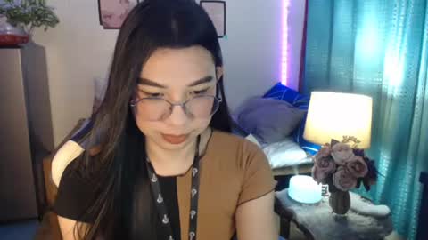 Ashley Kate Mateo Gray online show from December 4, 2:15 pm