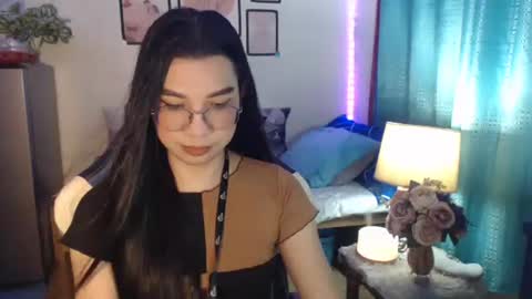 Ashley Kate Mateo Gray online show from December 5, 11:27 am