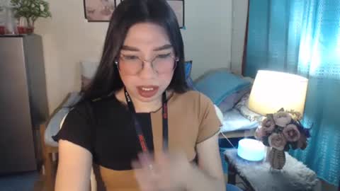 Ashley Kate Mateo Gray online show from February 19, 6:33 am