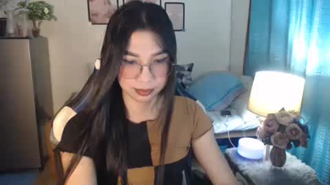 Ashley Kate Mateo Gray online show from March 9, 11:25 am