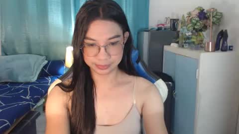 Ashley Kate Mateo Gray online show from October 5, 10:35 am