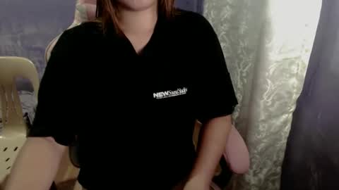 Snapshot of urwildslutty17 chatting on November 16, 2:50 am urwildslutty17 online show from November 16, 2:50 am