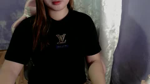 Snapshot of urwildslutty17 chatting on November 19, 12:21 am urwildslutty17 online show from November 19, 12:21 am