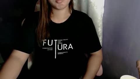 Snapshot of urwildslutty17 chatting on November 23, 1:05 am urwildslutty17 online show from November 23, 1:05 am