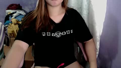 Snapshot of urwildslutty17 chatting on November 23, 11:48 pm urwildslutty17 online show from November 23, 11:48 pm