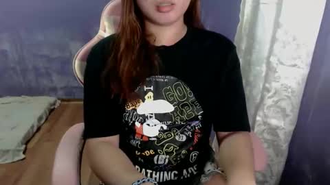 Snapshot of urwildslutty17 chatting on December 3, 1:24 am urwildslutty17 online show from December 3, 1:24 am