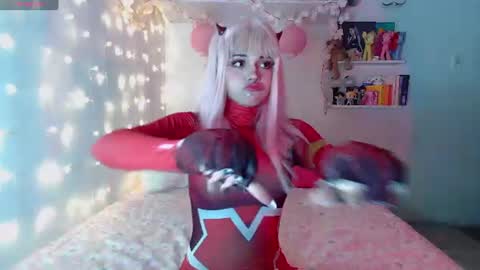 Snapshot of uryukim_ chatting on August 3, 9:04 am uryukim_ online show from August 3, 9:04 am