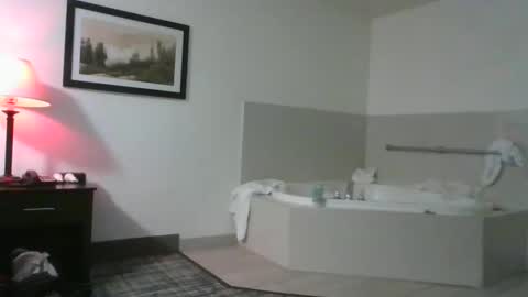 Snapshot of us24u888 chatting on October 31, 11:00 am us24u888 online show from October 31, 11:00 am