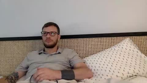 Snapshot of useitorlossit chatting on November 20, 12:33 am SirCumsAlot online show from November 20, 12:33 am