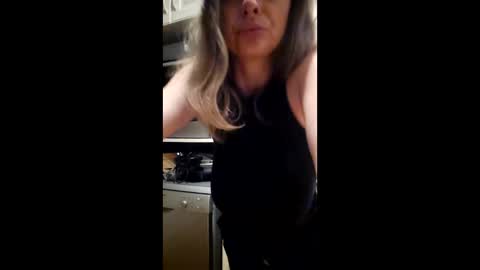 mia online show from May 13, 5:32 pm