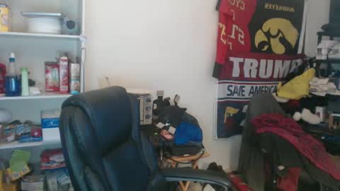 Eric online show from February 12, 4:12 am