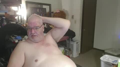 Snapshot of usgoober chatting on February 12, 11:49 am Eric online show from February 12, 11:49 am
