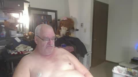 Snapshot of usgoober chatting on February 18, 12:45 pm Eric online show from February 18, 12:45 pm