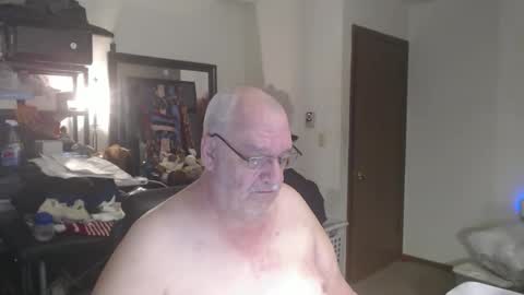 Snapshot of usgoober chatting on February 19, 12:12 pm Eric online show from February 19, 12:12 pm