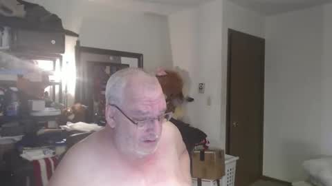 Snapshot of usgoober chatting on February 24, 12:36 pm Eric online show from February 24, 12:36 pm