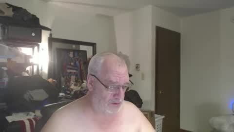 Snapshot of usgoober chatting on February 26, 12:15 pm Eric online show from February 26, 12:15 pm