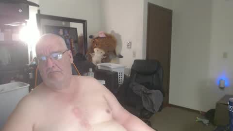 Snapshot of usgoober chatting on March 26, 3:23 am Eric online show from March 26, 3:23 am