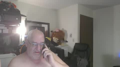 Snapshot of usgoober chatting on April 2, 12:25 pm Eric online show from April 2, 12:25 pm