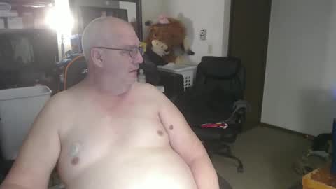Snapshot of usgoober chatting on April 3, 12:03 pm Eric online show from April 3, 12:03 pm