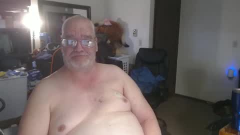 Snapshot of usgoober chatting on April 10, 12:10 pm Eric online show from April 10, 12:10 pm