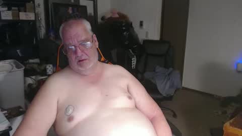 Snapshot of usgoober chatting on April 25, 2:03 am Eric online show from April 25, 2:03 am