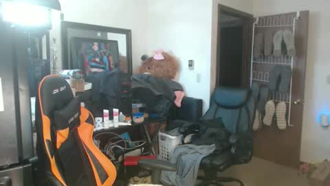Snapshot of usgoober chatting on May 14, 12:12 pm Eric online show from May 14, 12:12 pm
