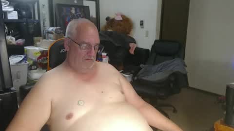 Snapshot of usgoober chatting on May 15, 2:29 am Eric online show from May 15, 2:29 am