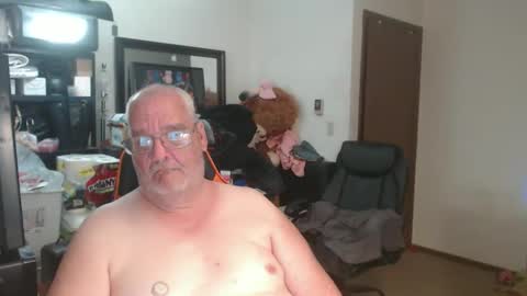 Snapshot of usgoober chatting on May 19, 1:00 am Eric online show from May 19, 1:00 am