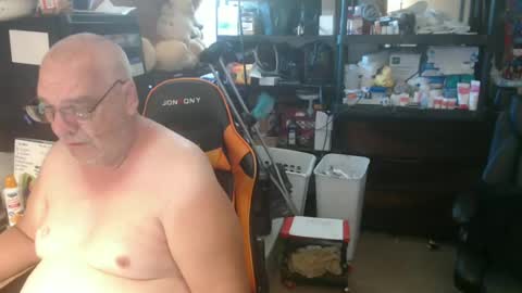 Snapshot of usgoober chatting on June 12, 12:04 pm Eric online show from June 12, 12:04 pm