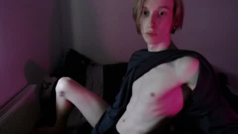 Snapshot of usuck364662 chatting on December 22, 10:06 am Excuse me online show from December 22, 10:06 am