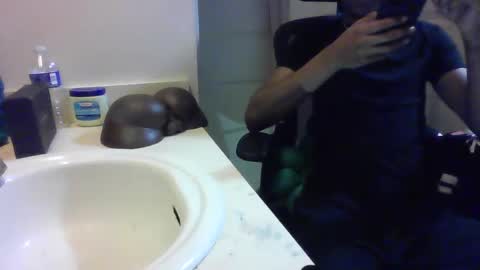 Snapshot of uzithebbc chatting on December 16, 2:47 am uzithebbc online show from December 16, 2:47 am