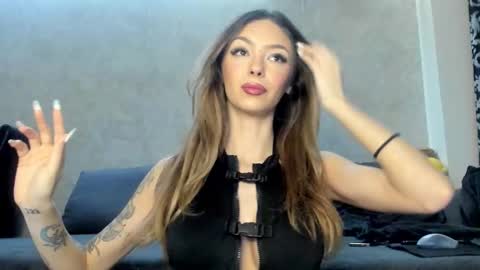 Mia online show from January 19, 3:21 am