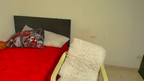 Snapshot of vaalerii_cutee chatting on November 12, 2:34 am valeri and markk online show from November 12, 2:34 am