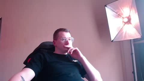 Snapshot of vacation__ chatting on April 17, 2:42 pm vacation__ online show from April 17, 2:42 pm