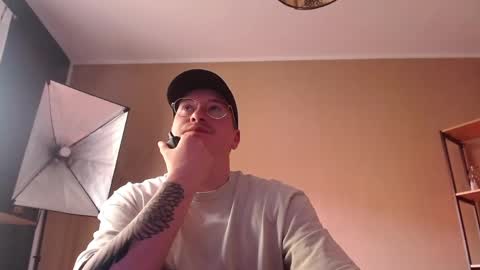 Snapshot of vacation__ chatting on May 2, 3:39 pm vacation__ online show from May 2, 3:39 pm
