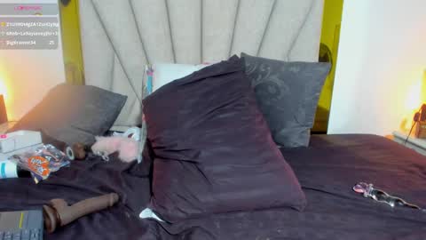 Snapshot of vahiolet_fuentes chatting on December 3, 6:04 am vahioleth online show from December 3, 6:04 am