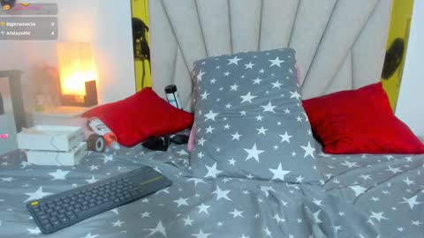 Snapshot of vahiolet_fuentes chatting on December 11, 6:04 am vahioleth online show from December 11, 6:04 am